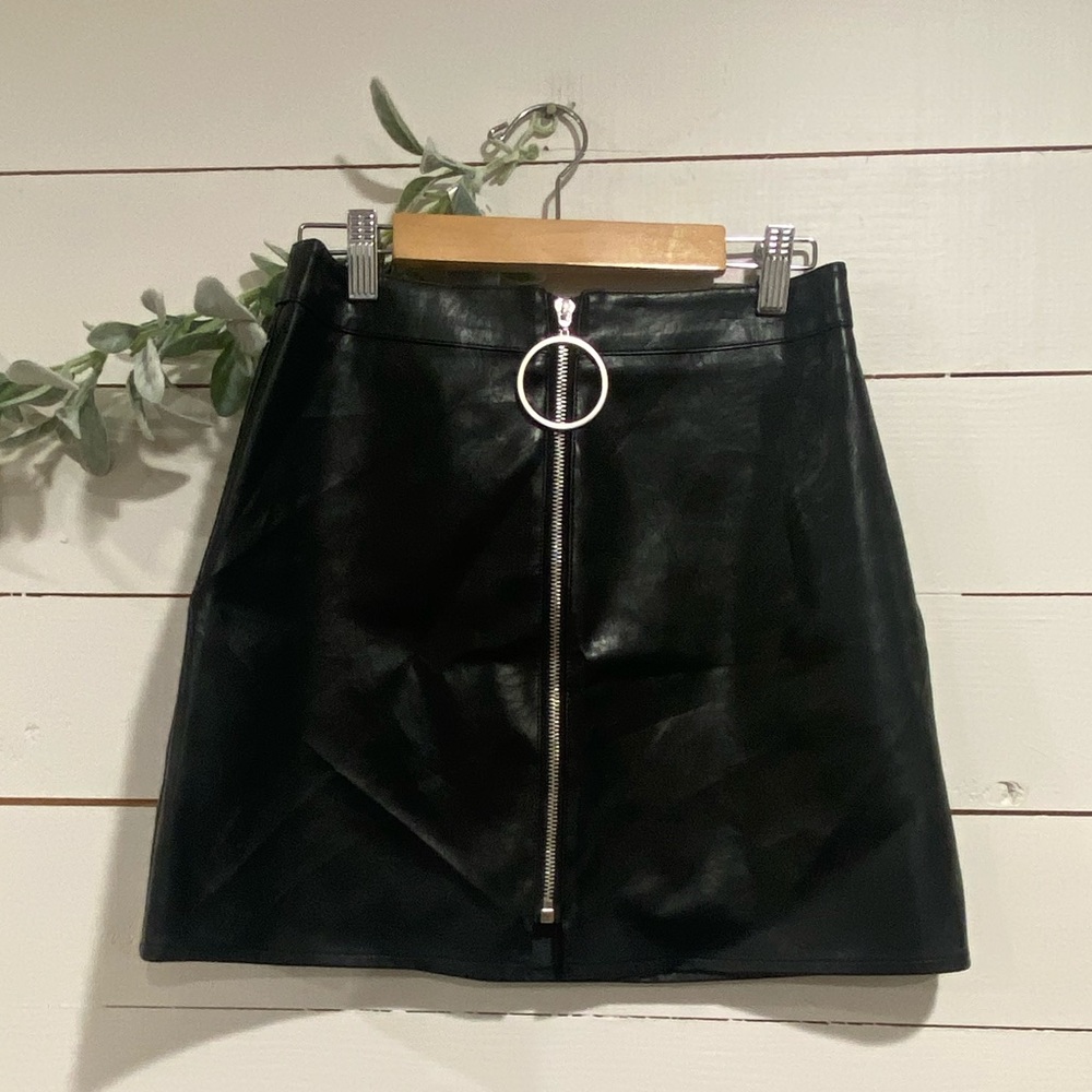 Sadie & Sage Black Faux Leather Mini Skirt